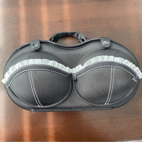 Bra Travel Carrying Case - Picture 1 of 3